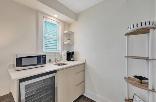 Central Beach Apartment | Eden Studio | Walk to Fort Lauderdale Beach