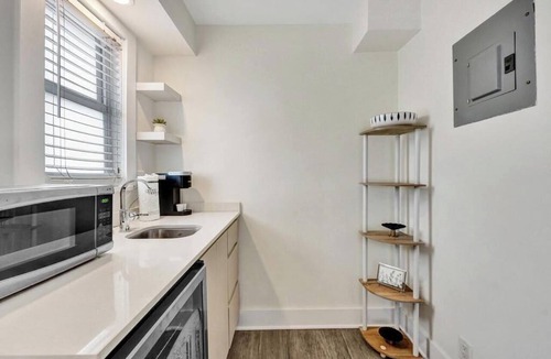 Central Beach Apartment | Eden Studio | Walk to Fort Lauderdale Beach