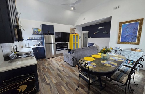 Hertford Apartment | Edgewater Pirates Den Beautiful Water Front. 1 bedroom, bath, Water front fun