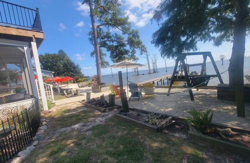 Hertford Apartment | Edgewater Pirates Den Beautiful Water Front. 1 bedroom, bath, Water front fun