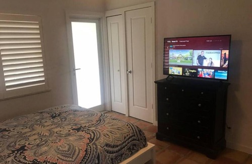 Hendricks and Venice Isles House | Efficiency 3 on water Las Olas, beach and free kayaks