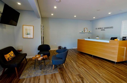 Studio City Hotel | El Royale Gardens Near Universal Studios