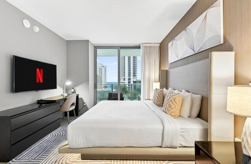 Hollywood South Central Beach Apartment | Elegance by the Ocean - 2BD Hyde House Gem with LUXURY RESORT AMENITIES - 25 min to FIFA!