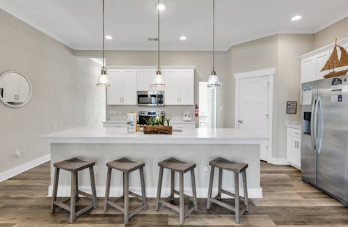 Northeast Virginia Beach Condo | Elegant 4BR/3.5BA Beachside Home – Near the Boardwalk