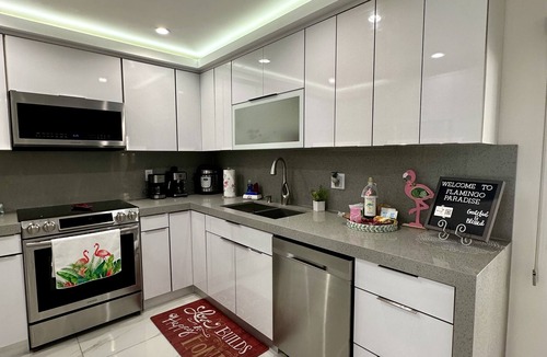 Hialeah House | Elegant beautiful house w/pool 10 min from Miami Int. Airport