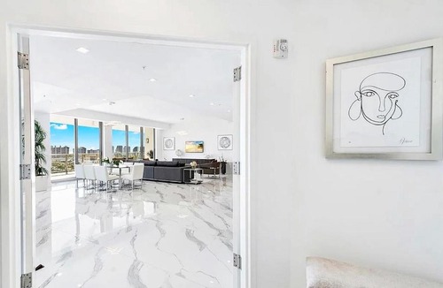 Central Fort Lauderdale Apartment | Elegant Four-Bedroom Penthouse with Ocean Views