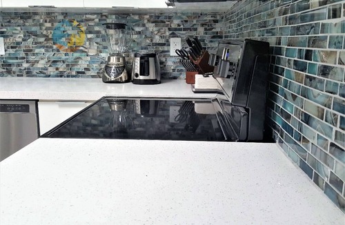 Mid Beach Apartment | Elegant Modern 4 Bedroom Beachfront for Bachelorettes - 518