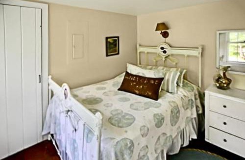 Pocomo House | Elegant Nantucket Retreat on Village Way 3BR