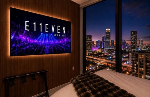 Downtown Miami House | Elite E11EVEN Studio with Rooftop Pool & Resort Gym