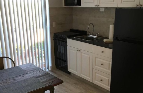 Deerfield Beach Apartment | Elizabeth House Inn