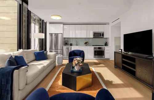 Tudor City Apartment | Embassy I | High-floor Midtown 2BR