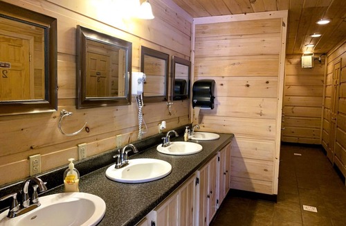 Mingo Cabin | Embrace Nature in this Cabin in Monterville, West Virginia