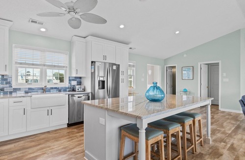 Emerald Isle House | Emerald Dream: Sun, Sand & Splash Zone