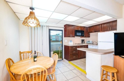 Deerfield Beach Resort | Emerald Seas is an excellent choice for travelers visiting Deerfield Beach,