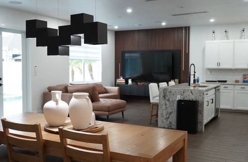 Homestead House | Emma’s Villa, Private Pool, Perfect for Families & Small Gatherings