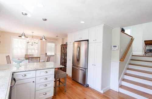 Osterville House | Enchanting 2 Bedroom Cottage - 1 block to Village Center-BEACH PASS-Weekly only