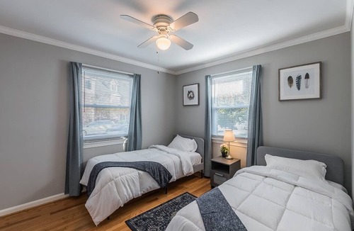 Potomac West House | Enchanting historic townhouse with game room