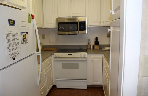 Rehoboth Beach Condo | Enclosed Patio & Steps to Ocean!