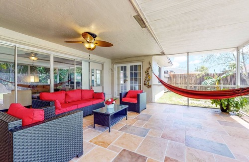 Survey Creek House | Enclosed Yard, Covered Porch, & Foosball - Dogs ok