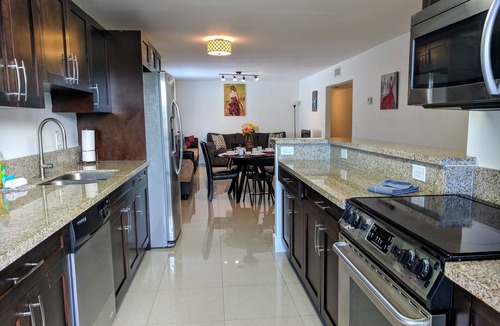 Riverside Park Apartment | Endless Summer Rental 3 Bedroom 2 Bath - Entire Apartment