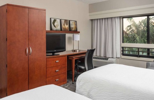 Miami Lakes Hotel | Enjoy a Hassle-Free Stay! with Outdoor Pool, Short Drive to Royal Oaks Park