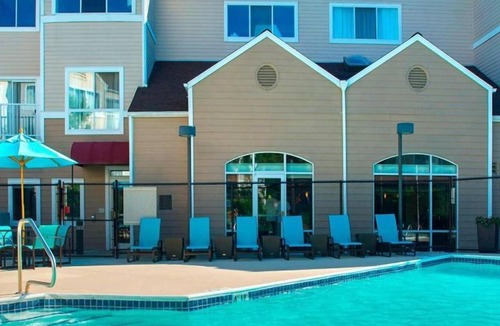Westborough House | Enjoy a Hassle-free and Soothing Stay! Free Parking, Pet-friendly Property, Pool