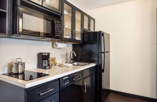 Gahanna Hotel | Enjoy a Memorable Stay in Gahanna with Exceptional Amenities Next to the Airport