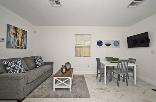 Poinsettia Heights Apartment | Enjoy and relax around Fort Lauderdale area!