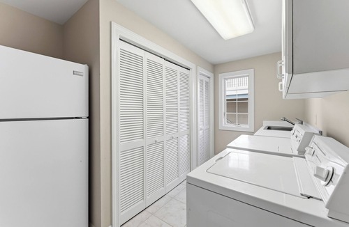 Stone Harbor House | Enjoy your summer vacation in this lovely 5 bedroom, 5 bath home only steps to one of Stone Harbor's nicest beaches.