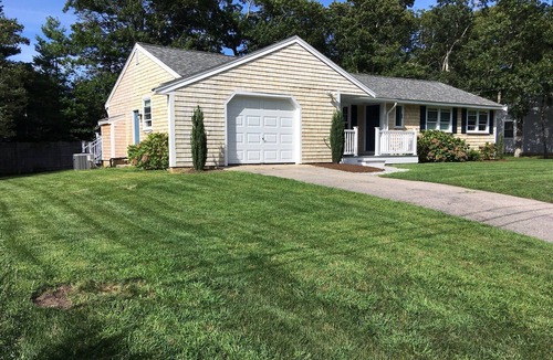 East Falmouth House | Enjoy Yourself at Great Harbors Updated Ranch