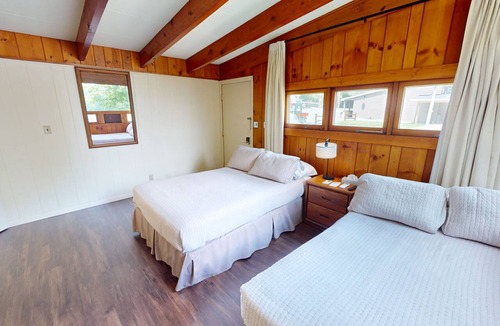 Hamilton Hotel | Enjoyable 1-bedroom hotel room in charming Hamilton - #307 Seneca