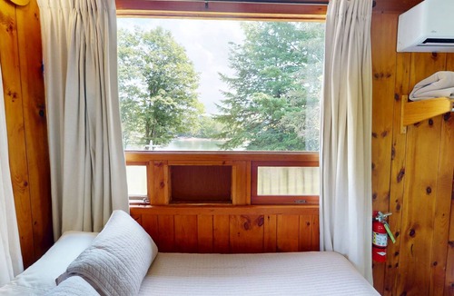 Hamilton Hotel | Enjoyable 1-bedroom hotel room in charming Hamilton - #307 Seneca