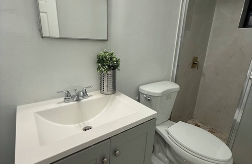 West Little River Apartment | Enjoyable 2-bedroom apartment with AC in vibrant Miami