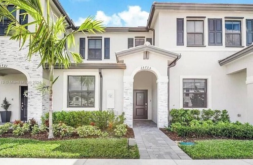 Homestead House | Enjoyable 3-bedroom house with WiFi in Homestead