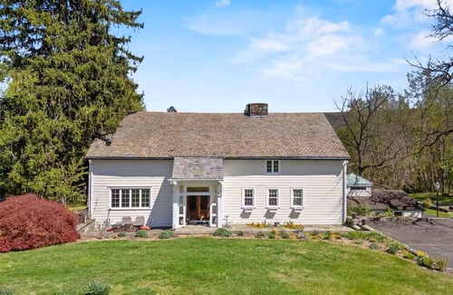 Mountainville House | Entire 4-bedroom vacation lodge in Mountanville, New York.