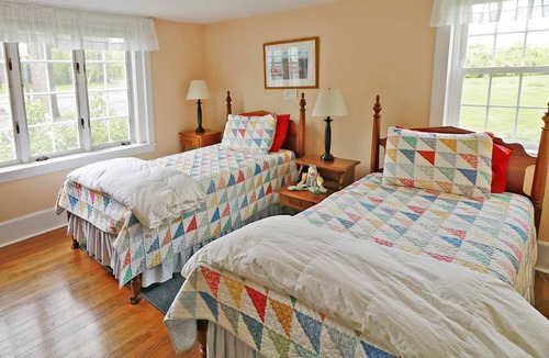 Mountainville House | Entire 4-bedroom vacation lodge in Mountanville, New York.