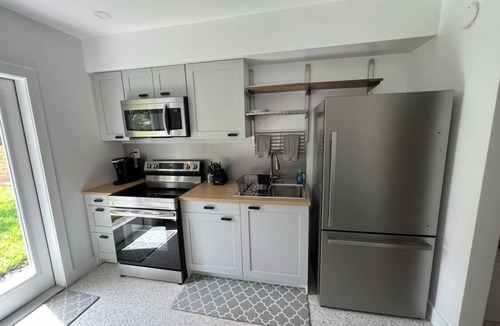 Downtown Fort Lauderdale House | Entire home newly renovated 2 living rooms2 full kitchens, and private backyard.