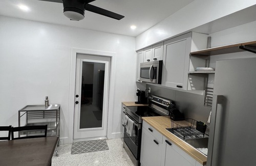Downtown Fort Lauderdale House | Entire home newly renovated 2 living rooms2 full kitchens, and private backyard.