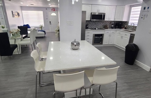 West Hollywood Villa | Entire house in Hollywood Fl close to Hard Rock hotel & Casino/Hard Rock Stadium