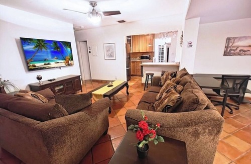 Tarpon River House | Entire house with backyard in heart of downtown Fort Lauderdale
