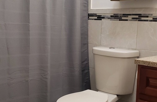 West Side House | Entire spacious Luxury Condo - 10mins walk to JSQ Path