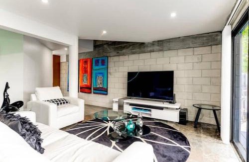 Hendricks and Venice Isles Apartment | Entire townhouse Ft Lauderdale