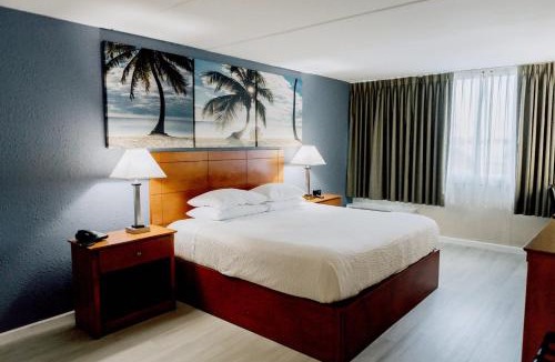 Ludlam Hotel | enVision Hotel Miami International Airport
