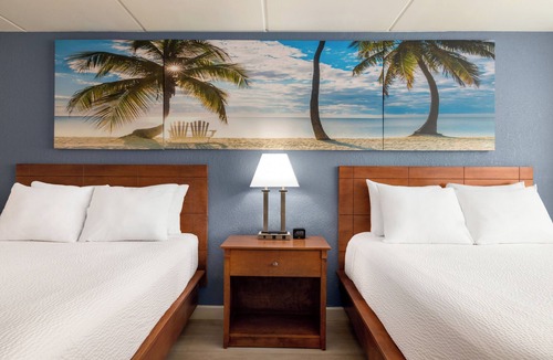 Ludlam Hotel | enVision Hotel Miami International Airport