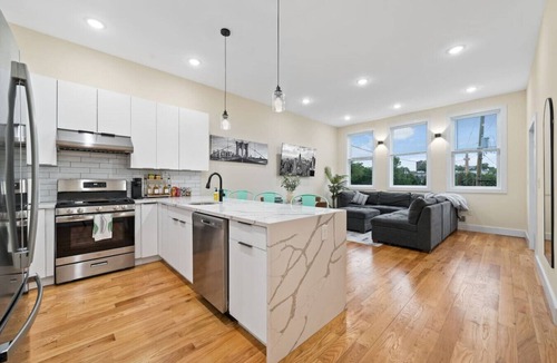 Communipaw House | Epic NYC Stay w/Massive Game Room & Free Parking!