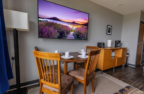 Edray Condo | ES 224 - Inviting, bike-in/out Village studio perfect for your summer getaway!