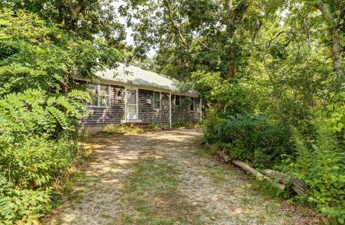 Dennis House | Escape in Dennis