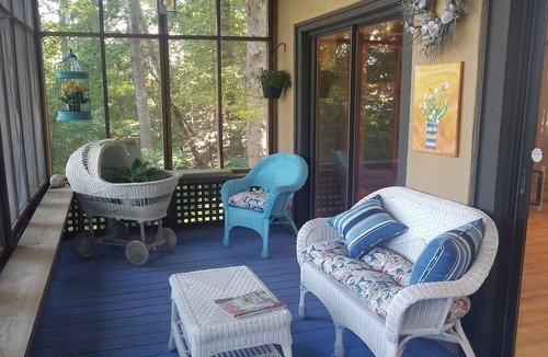 Wicomico Church House | Escape this holiday to our Riverfront log home on the Great Wicomico River.