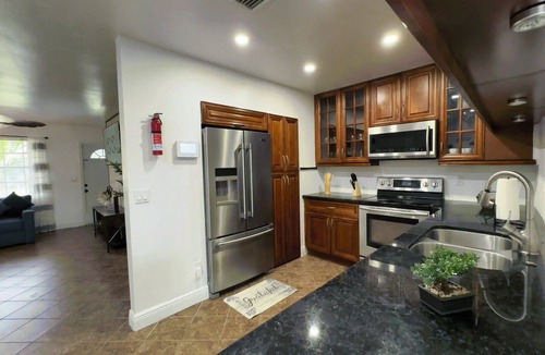Lauderhill House | "Escape to paradise: Relax at Splendid Scapes with pool and game room"