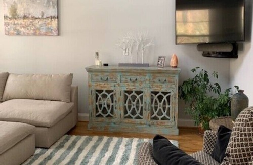 Greensboro House | Especially for High Point Furniture Market goers.